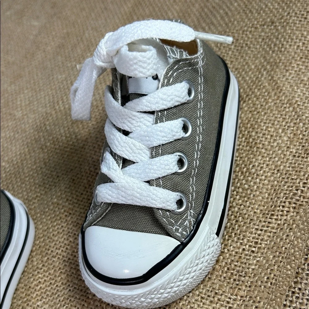 Converse All Star Sneakers in Gray and White